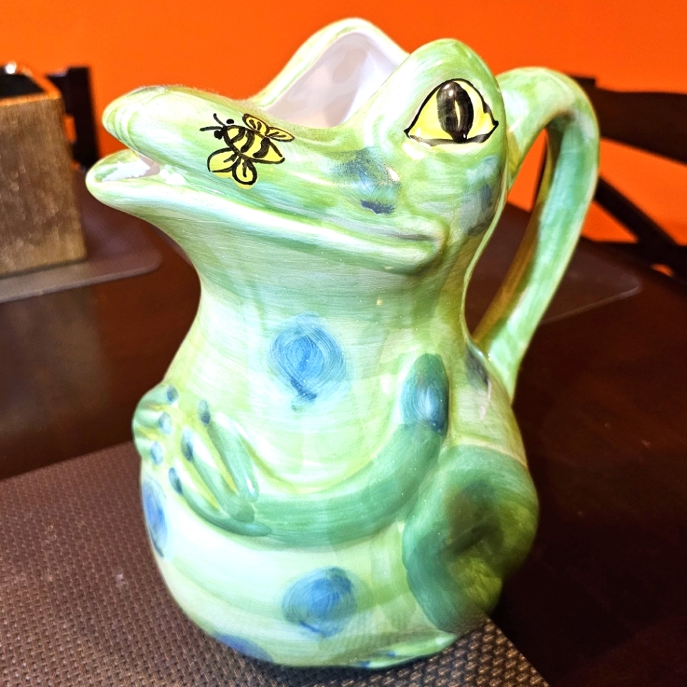 5 for $25 Bundle deal - Alligator pitcher with handle